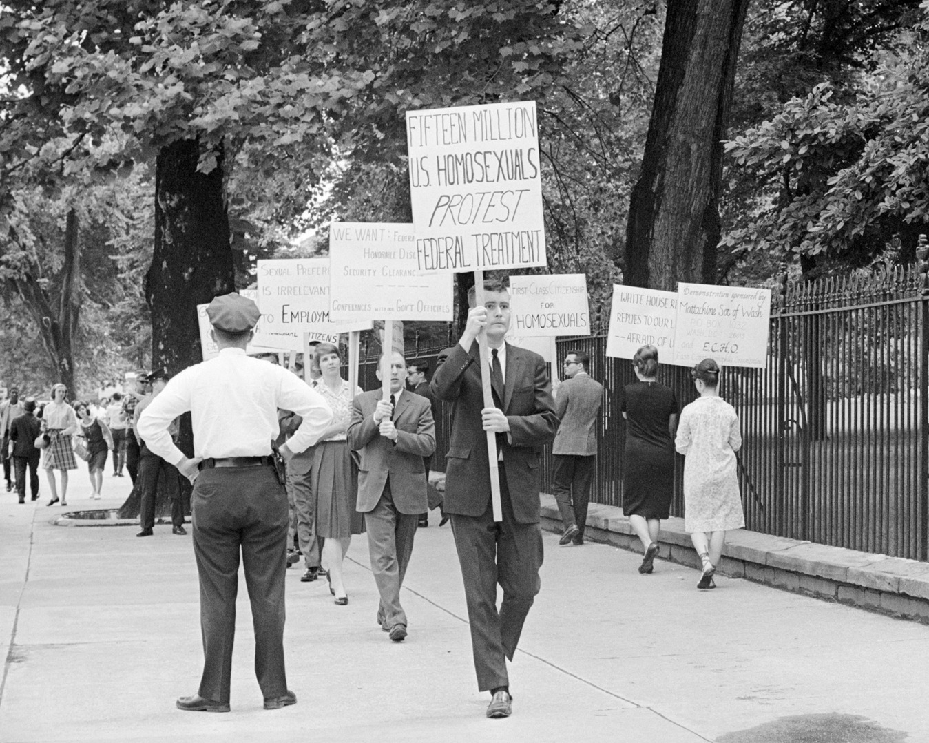 Photo of protesters in 1967