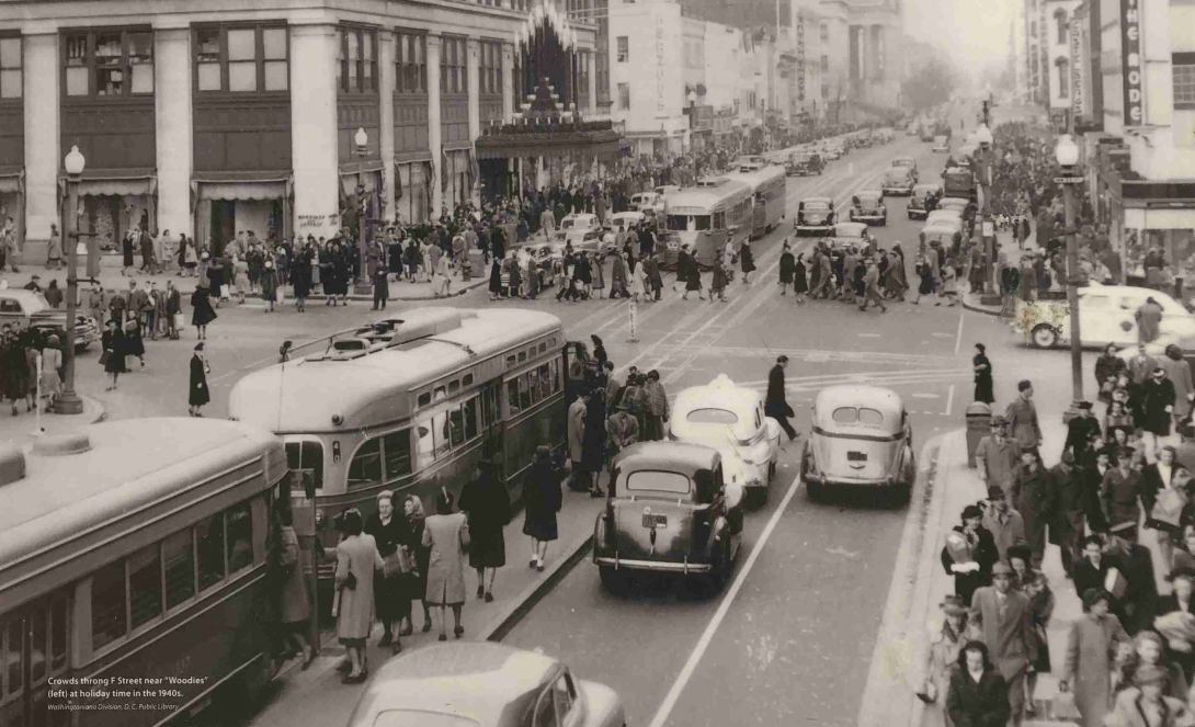 Crowds throng F Street near Woodward & Lothrop at holiday time 1940s PEOPLES ARCHIVE DCPL