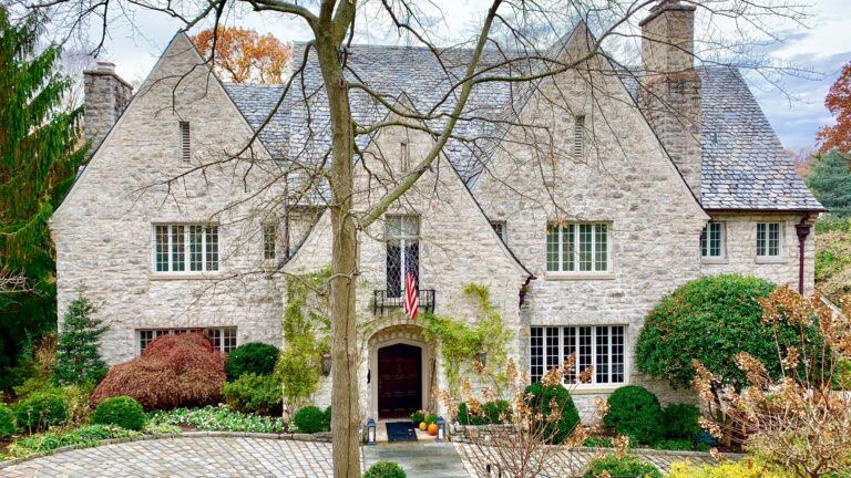 Photo of mansion at 2860 Woodland Drive, photo credit Arts Home Base