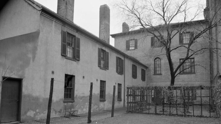 A picture of Decatur House, slave quarters